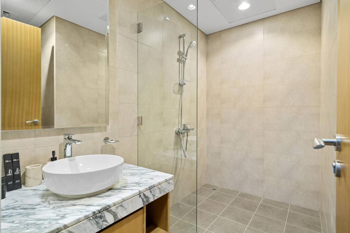 45th Floor 2br Full Sea View *