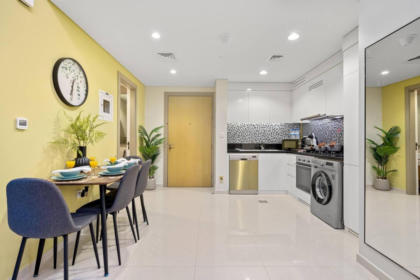 45th Floor 2br Full Sea View Apartment