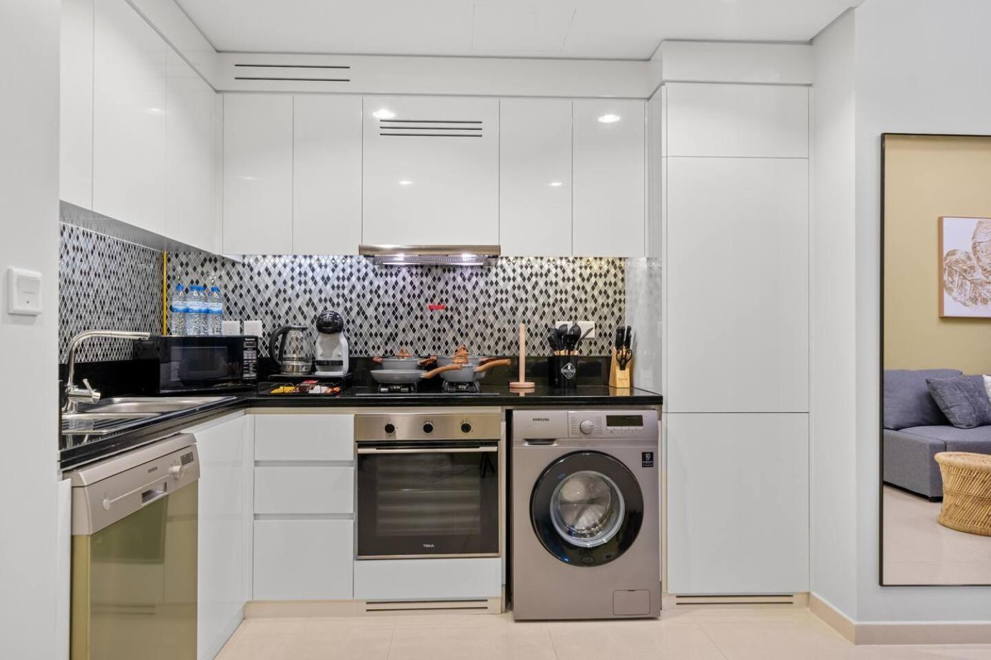 45th Floor 2br Full Sea View Apartment *